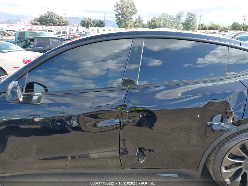 VIN 7SAYGDEFXNF392399 2022 TESLA MODEL Y