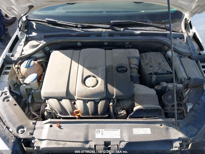 2013 VOLKSWAGEN JETTA SEDAN SE - 3VWDP7AJ0DM357305