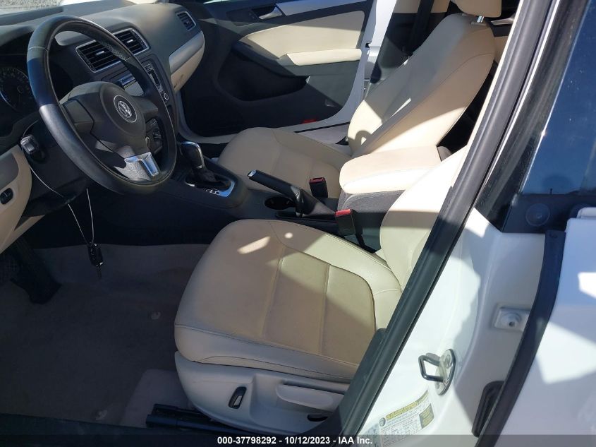 2013 VOLKSWAGEN JETTA SEDAN SE - 3VWDP7AJ0DM357305
