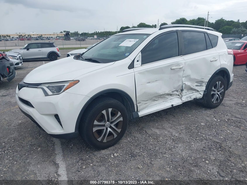 VIN JTMZFREV3JJ157659 2018 TOYOTA RAV4 LE