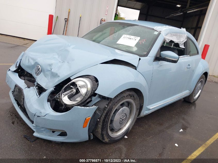 2013 VOLKSWAGEN BEETLE COUPE 2.5L - 3VWJP7AT1DM607882