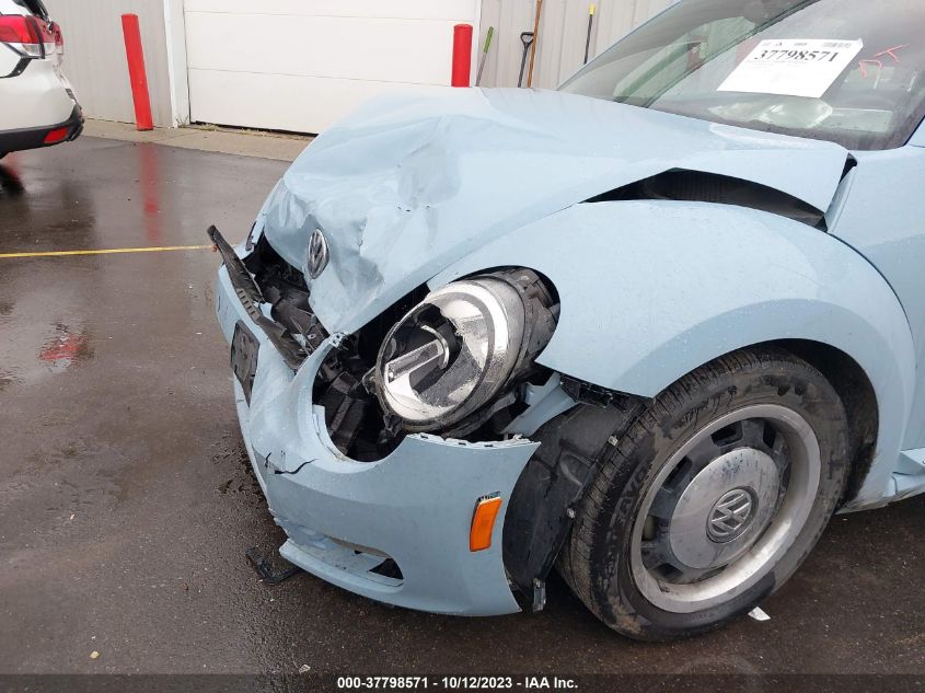 2013 VOLKSWAGEN BEETLE COUPE 2.5L - 3VWJP7AT1DM607882