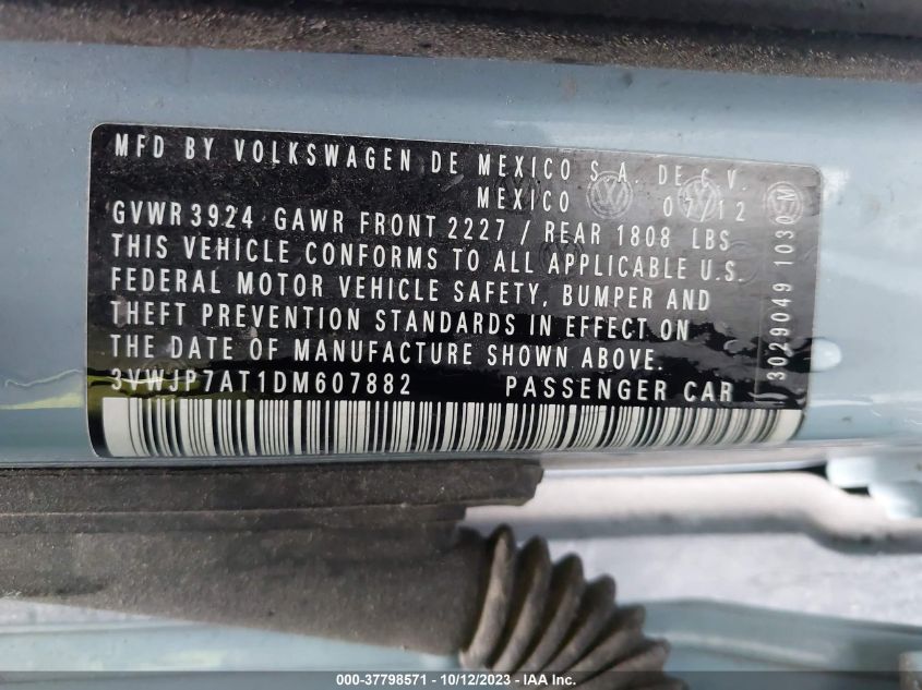 2013 VOLKSWAGEN BEETLE COUPE 2.5L - 3VWJP7AT1DM607882