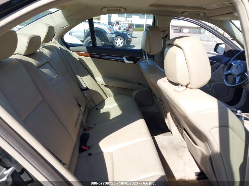 2013 MERCEDES-BENZ C 250 SPORT/LUXURY WDDGF4HB6DR263157