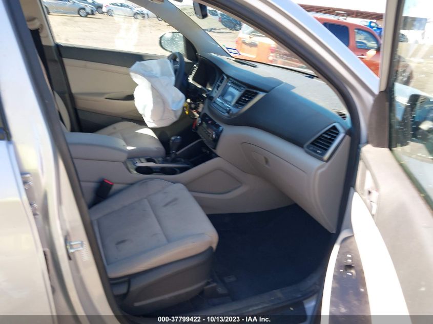 2017 HYUNDAI TUCSON SE - KM8J23A46HU543502