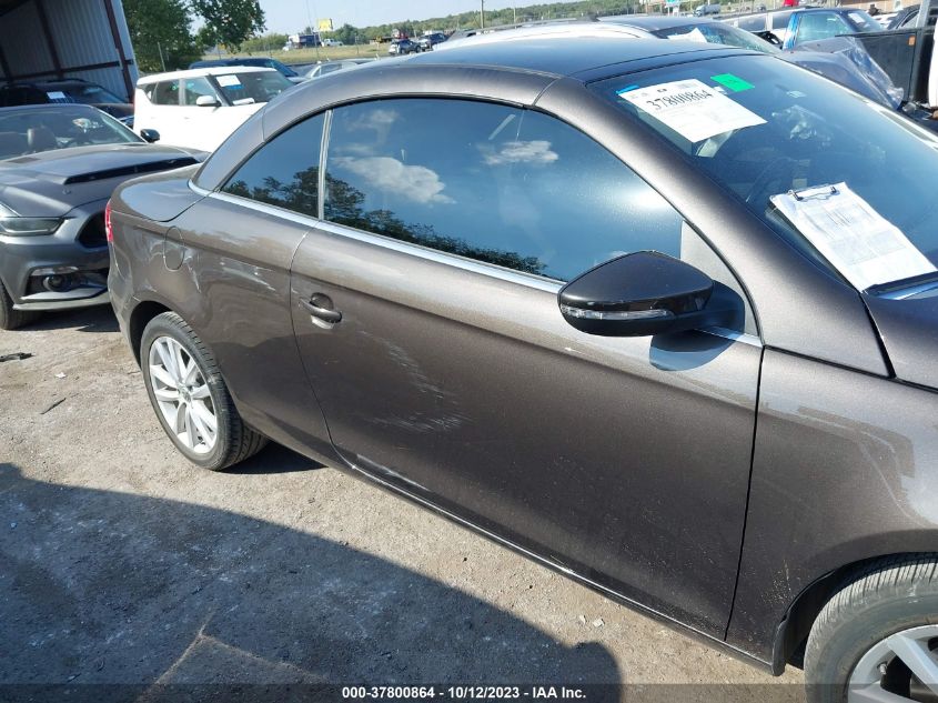 2015 VOLKSWAGEN EOS KOMFORT/SPORT - WVWBW8AH2FV004038