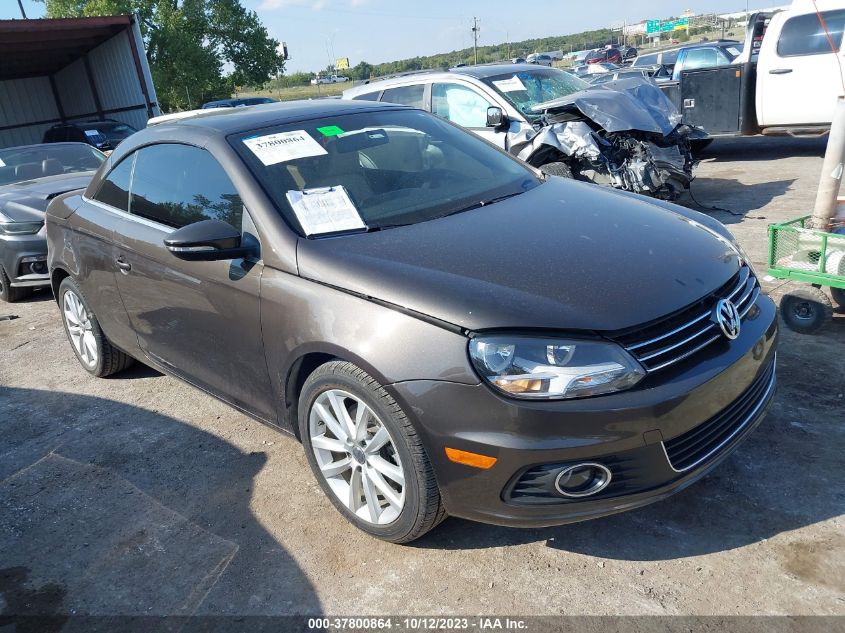 2015 VOLKSWAGEN EOS KOMFORT/SPORT - WVWBW8AH2FV004038