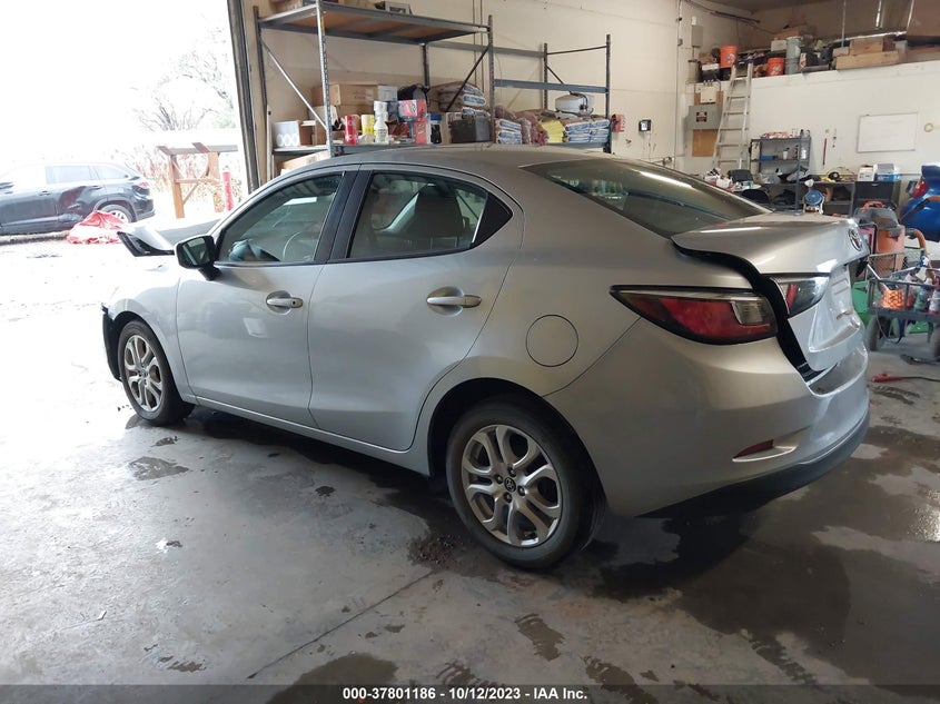 VIN 3MYDLBYV0JY320853 2018 TOYOTA YARIS IA