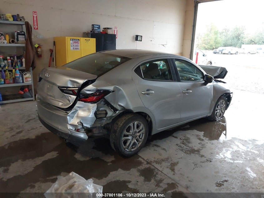 VIN 3MYDLBYV0JY320853 2018 TOYOTA YARIS IA
