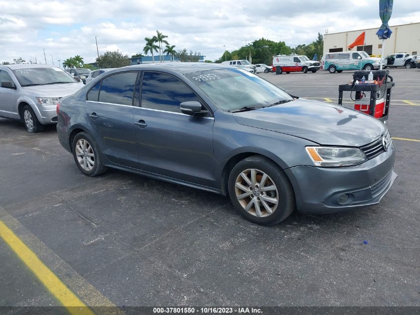 2014 VOLKSWAGEN JETTA SEDAN SEL - 3VWL07AJ2EM393353