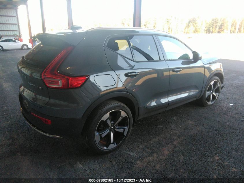 YV4162UK1L2267888 Volvo XC40 MOMENTUM 4