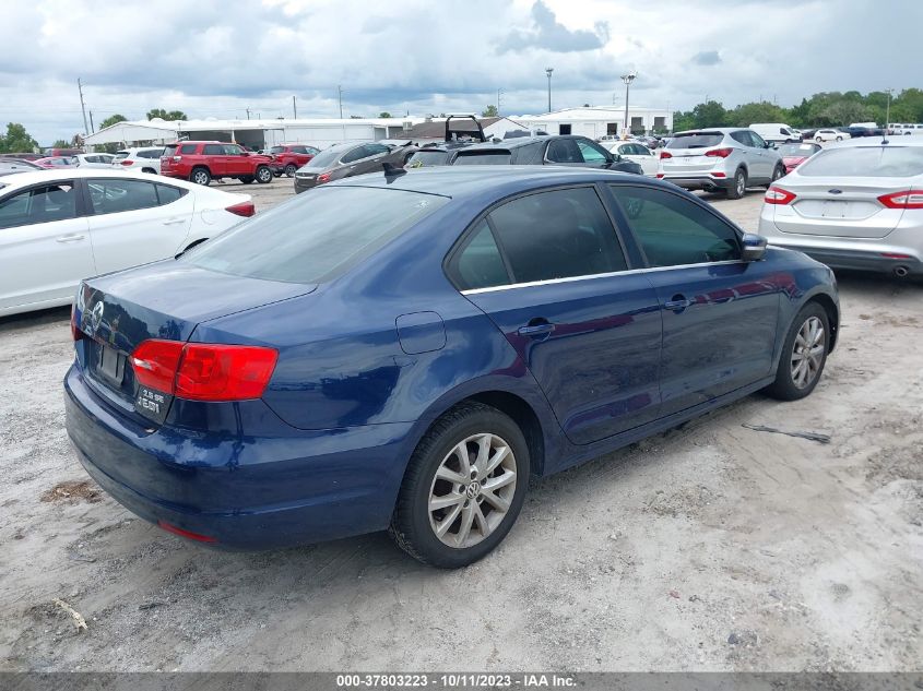 2013 VOLKSWAGEN JETTA SEDAN SE W/CONVENIENCE - 3VWDX7AJ8DM254343