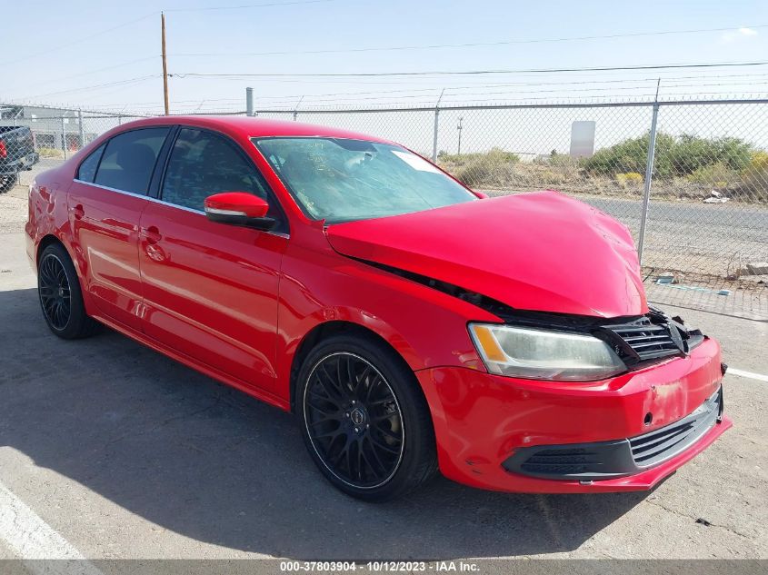 2013 VOLKSWAGEN JETTA SEDAN SE - 3VWBX7AJ1DM399439