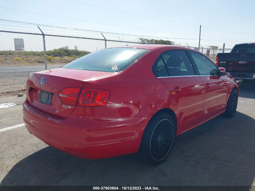 2013 VOLKSWAGEN JETTA SEDAN SE - 3VWBX7AJ1DM399439