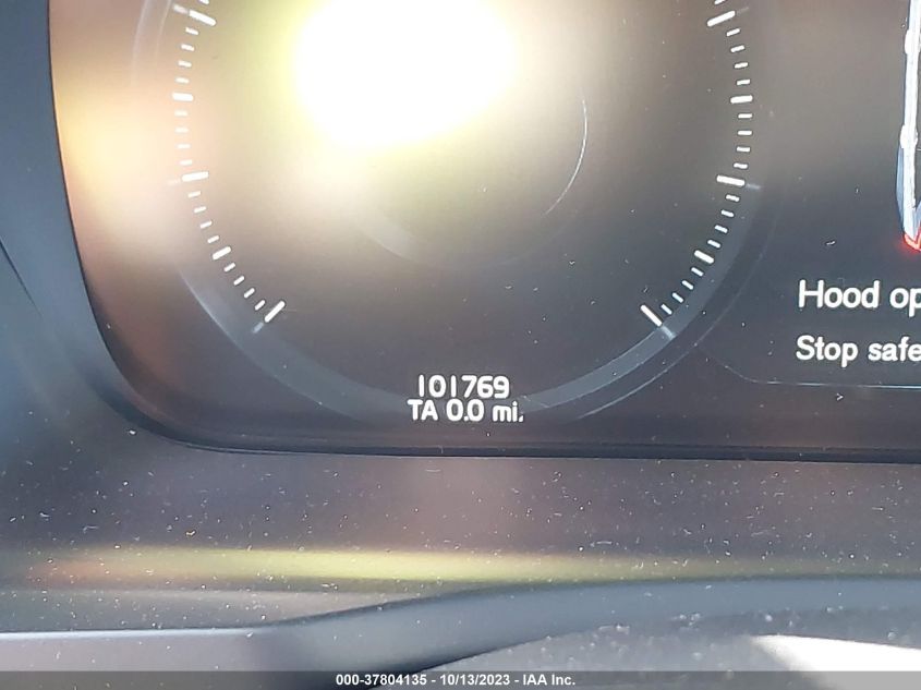 2016 VOLVO XC90 T6 - YV4A22PL4G1022577