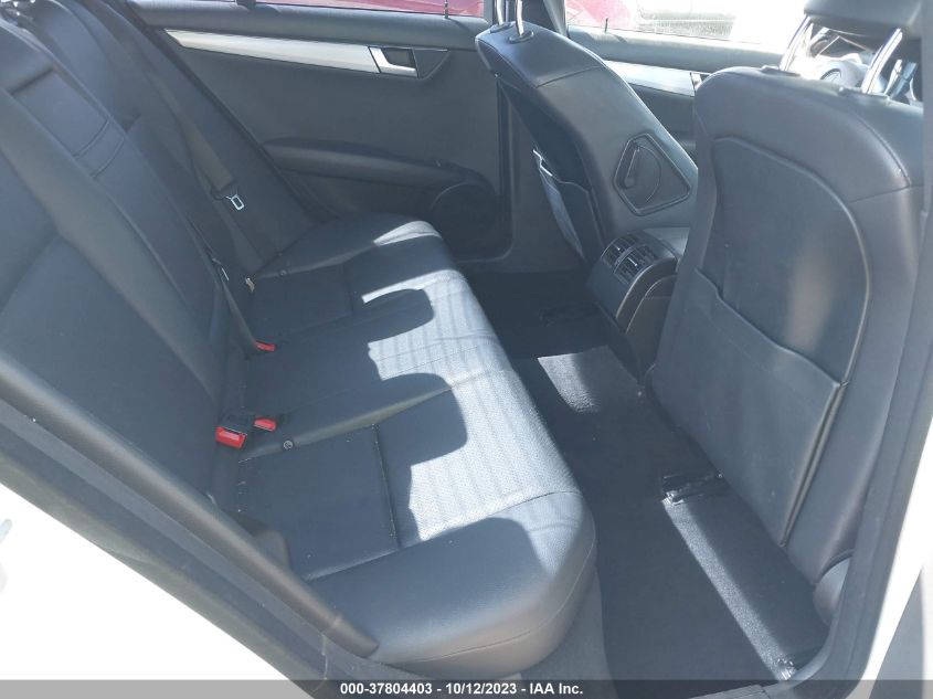 2014 MERCEDES-BENZ C 250 SPORT/LUXURY - WDDGF4HB9EA960841