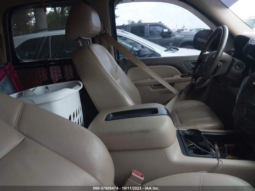2013 CHEVROLET TAHOE LTZ - 1GNSKCE08DR220685