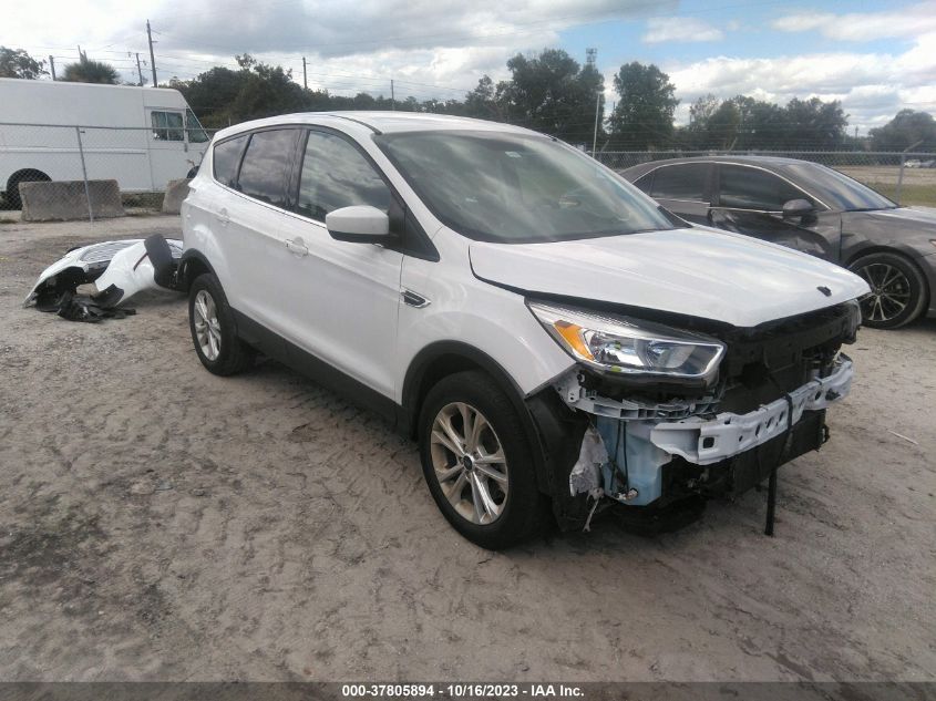 2019 FORD ESCAPE SE - 1FMCU9GD8KUB32610