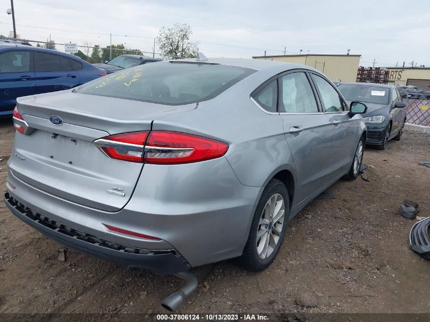 3FA6P0HD9LR252840 Ford Fusion SE 4