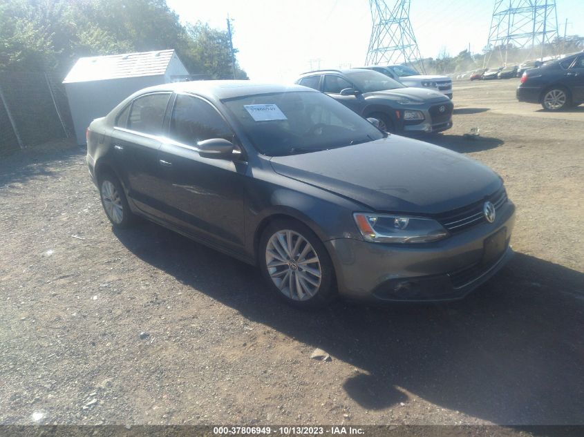 2013 VOLKSWAGEN JETTA SEDAN TDI W/PREMIUM/NAV - 3VWLL7AJ3DM395358