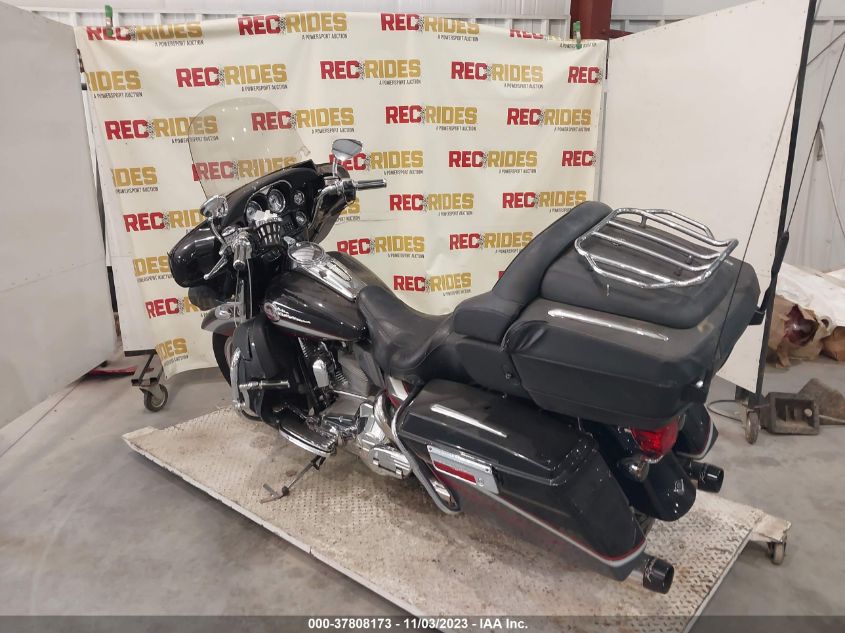 2006 HARLEY-DAVIDSON FLHTCUSE - 1HD1PRE176Y953092