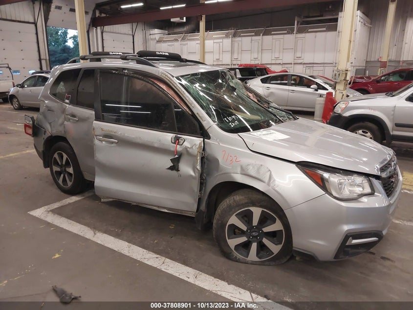VIN JF2SJAECXJG541050 2018 SUBARU FORESTER PREMIUM