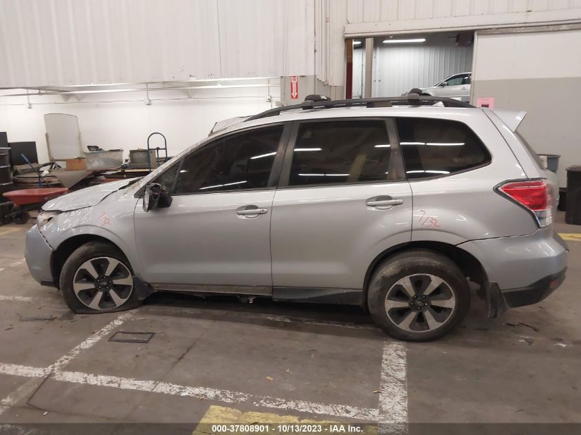 VIN JF2SJAECXJG541050 2018 SUBARU FORESTER PREMIUM
