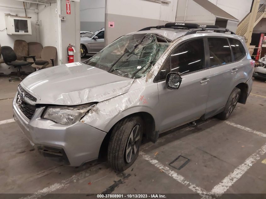VIN JF2SJAECXJG541050 2018 SUBARU FORESTER PREMIUM