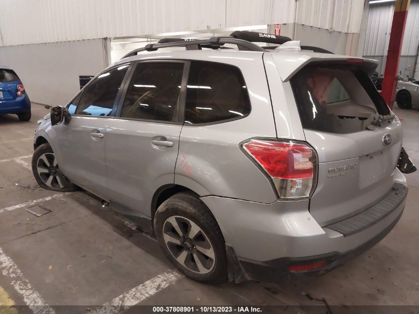 VIN JF2SJAECXJG541050 2018 SUBARU FORESTER PREMIUM