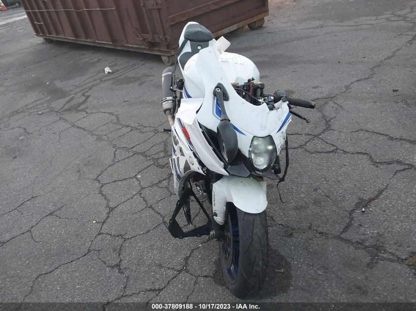 2018 SUZUKI GSX-R1000 - JS1DM11F7J2100076