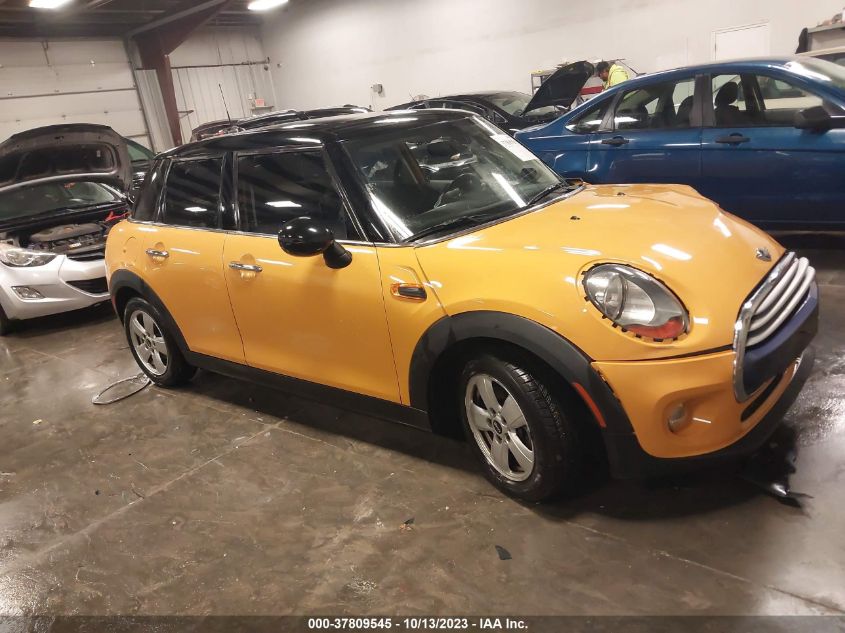 2015 MINI COOPER HARDTOP 4 DOOR - WMWXS5C55FT832841