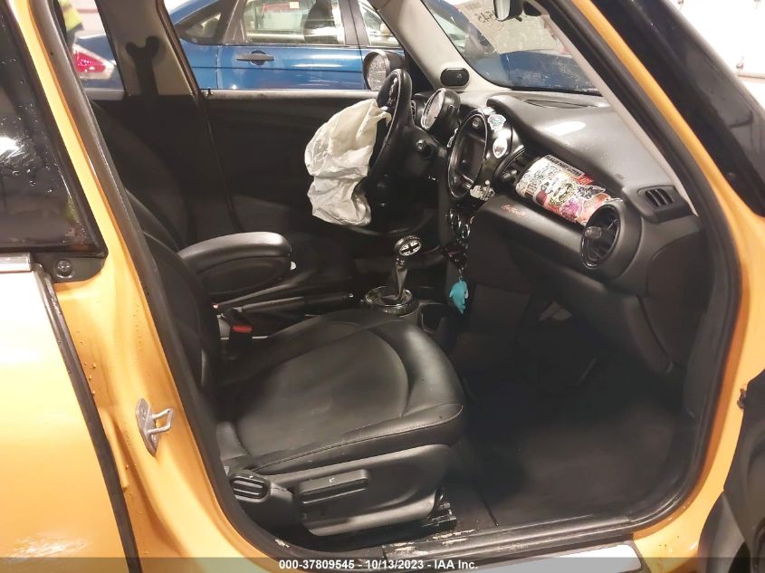 2015 MINI COOPER HARDTOP 4 DOOR - WMWXS5C55FT832841
