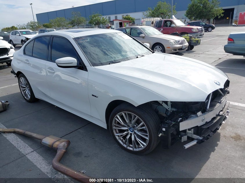 3MW39FF03P8C88140 BMW 3 SERIES 330E 2023