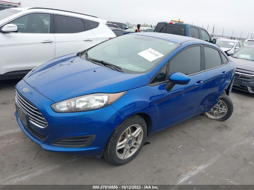 3FADP4BJ1KM121328 Ford Fiesta SE 2