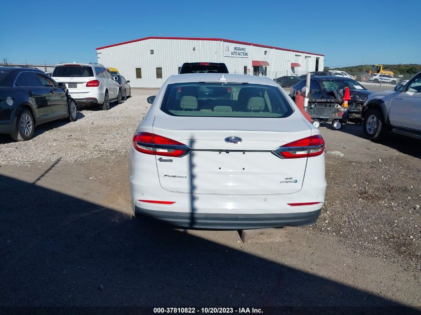 VIN 3FA6P0LU8KR138706 2019 FORD FUSION HYBRID no.16