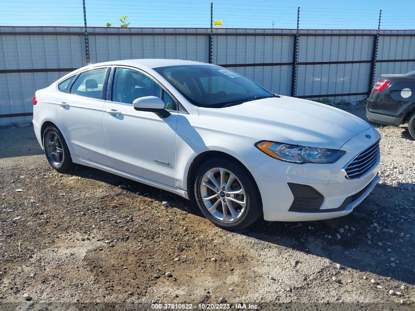 VIN 3FA6P0LU8KR138706 2019 FORD FUSION HYBRID no.1