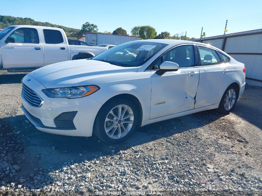 VIN 3FA6P0LU8KR138706 2019 FORD FUSION HYBRID no.2