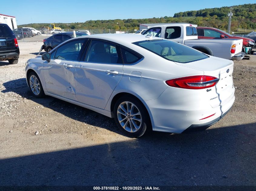 VIN 3FA6P0LU8KR138706 2019 FORD FUSION HYBRID no.3