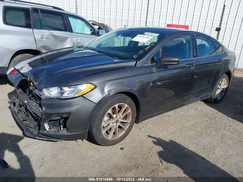 3FA6P0HD6LR189454 Ford Fusion SE 2