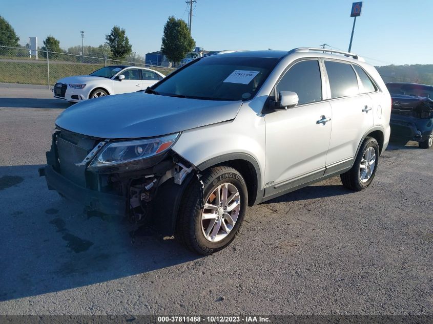 2015 KIA SORENTO LX - 5XYKTCA6XFG550619