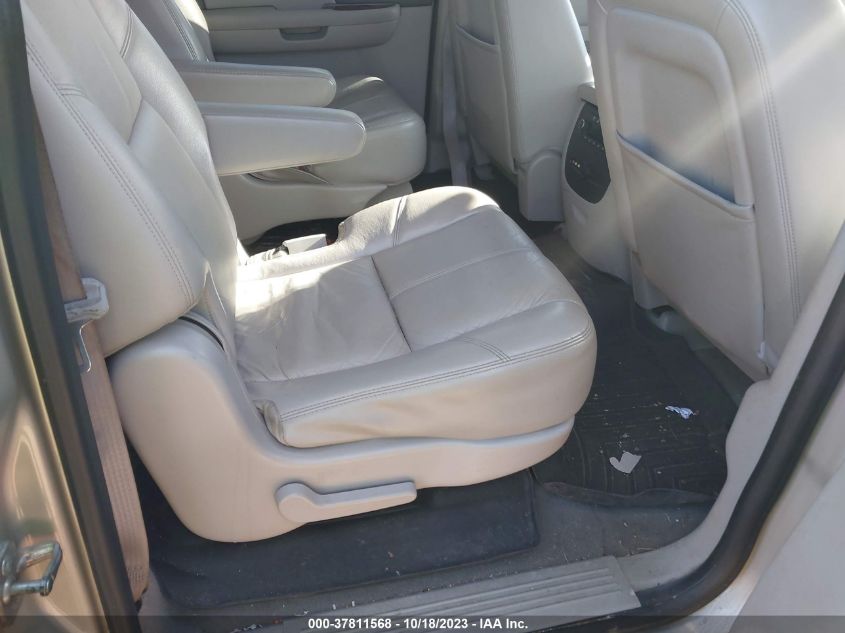 2013 CHEVROLET SUBURBAN 1500 LT 1GNSCJE06DR144045