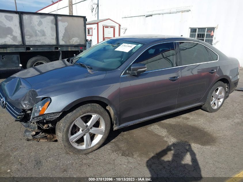 2013 VOLKSWAGEN PASSAT SE W/SUNROOF - 1VWBP7A36DC093999