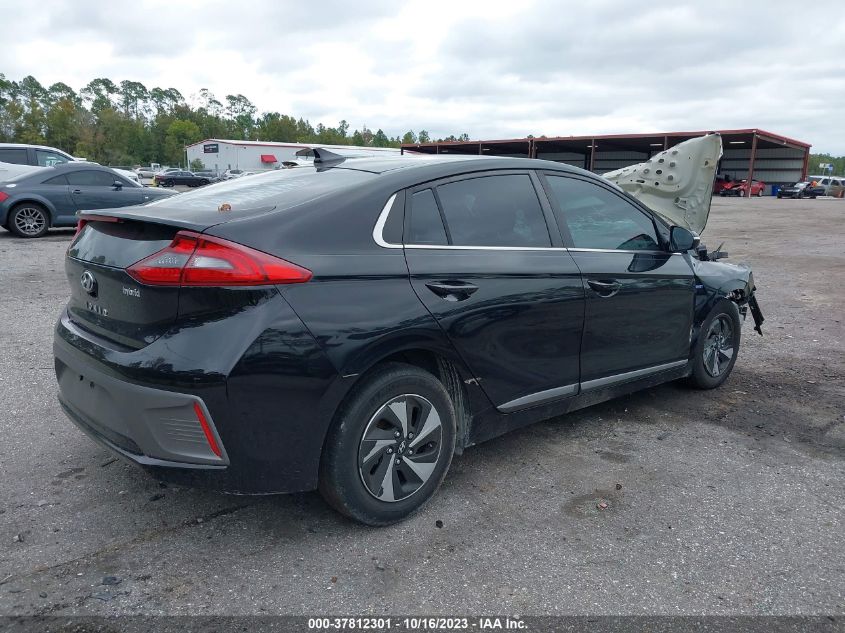 2017 HYUNDAI IONIQ HYBRID SEL - KMHC75LC2HU036395
