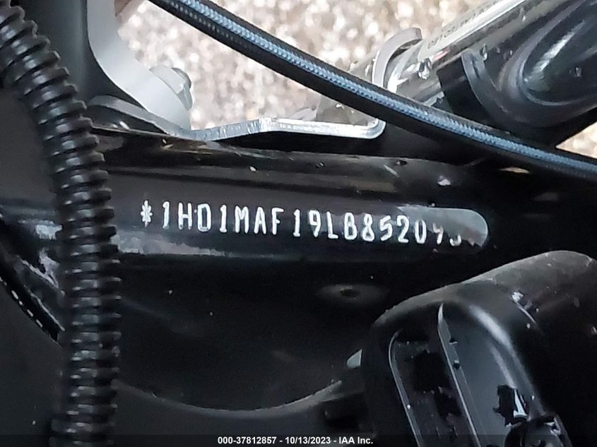 2020 HARLEY-DAVIDSON FLHTCUTG - 1HD1MAF19LB852093