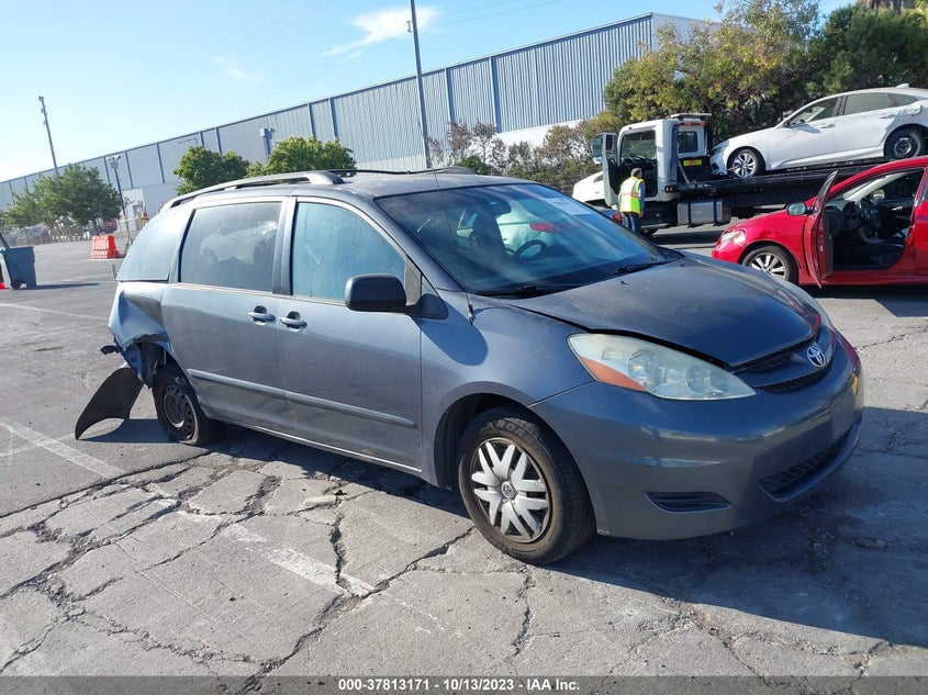 TOYOTA SIENNA 2006. Lot# 37813171. VIN 573TE3027K6616028. Photo 1