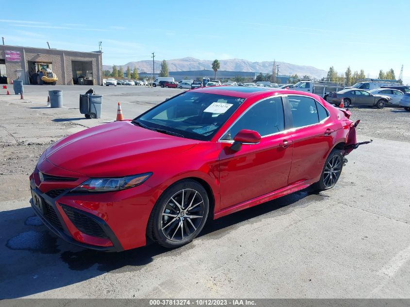 4T1S31AK8PU056918 Toyota Camry HYBRID SE 2