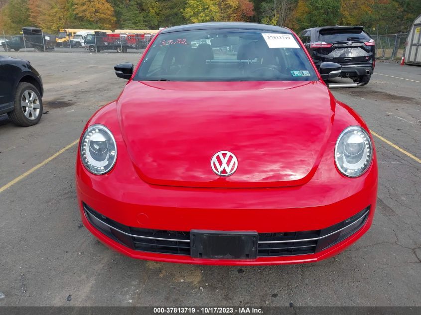 2013 VOLKSWAGEN BEETLE COUPE 2.0T TURBO W/SUN/SND/NAV 3VWVA7AT0DM608038
