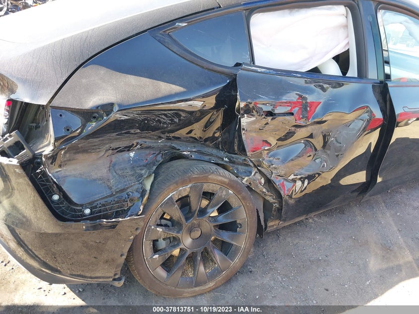 VIN 7SAYGDEE3NF546796 2022 TESLA MODEL Y