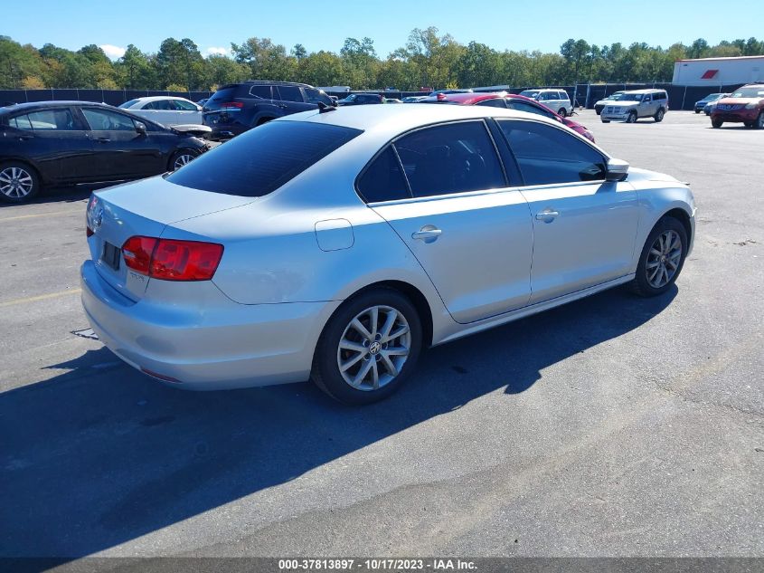 2013 VOLKSWAGEN JETTA SEDAN SE W/CONVENIENCE/SUNROOF - 3VWDP7AJ8DM298715