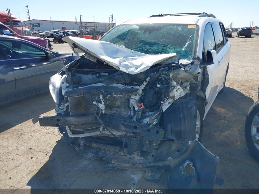 VIN 5TDKZ3DCXLS072622 2020 TOYOTA SIENNA LE